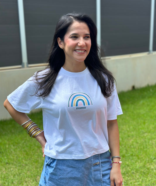 Mamá Arcoíris Crop Top